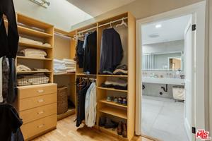 featured image of 19439 Oxnard St