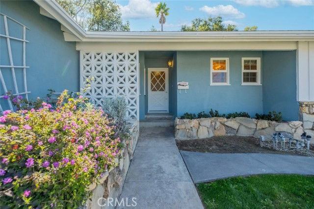 23102 Middlebank Dr - Photo 2 of 6