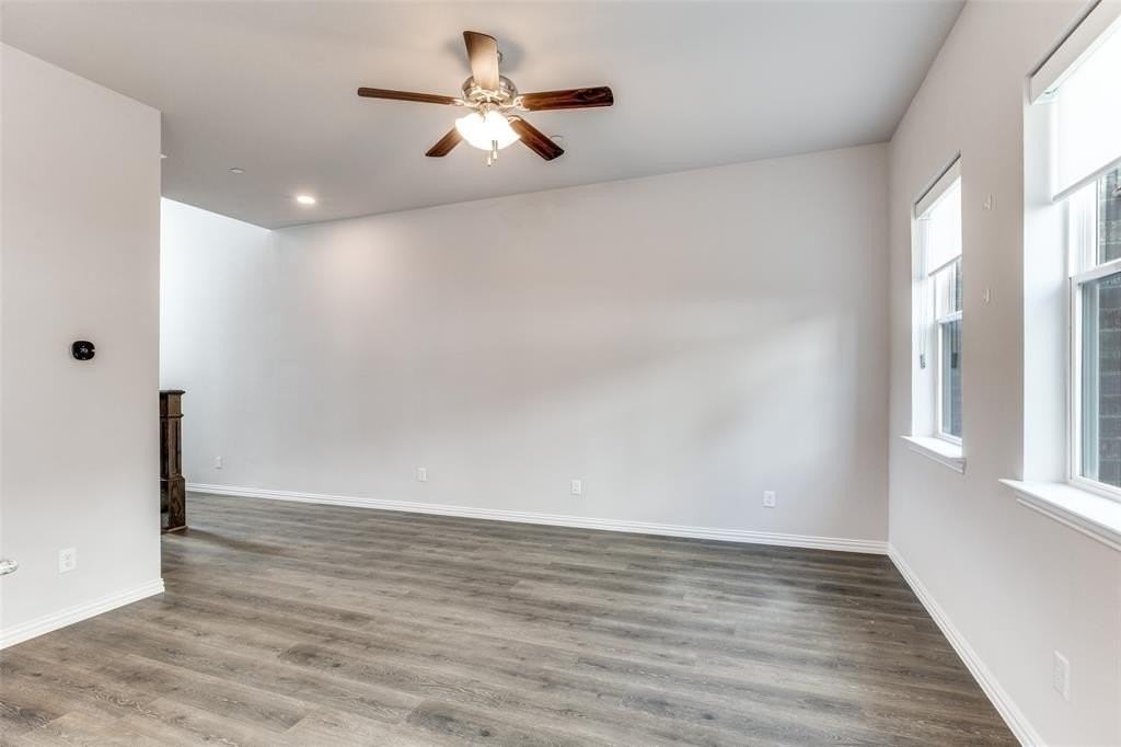 2415 Acorn Ct - Photo 4 of 12