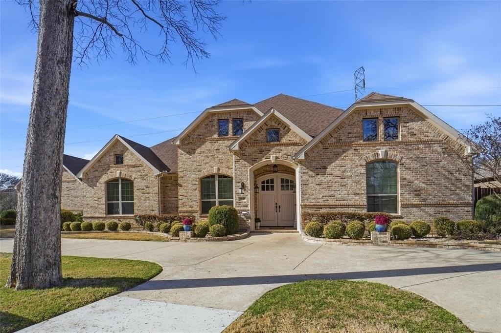 5925 Terrace Oaks Ln - Photo 2 of 30