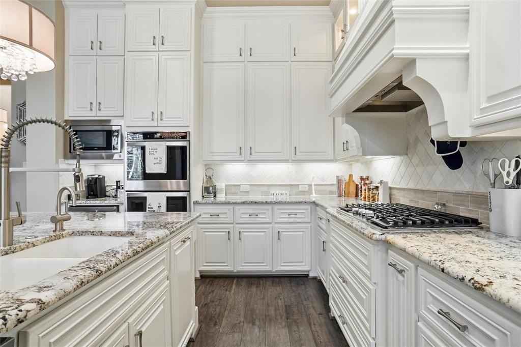 5925 Terrace Oaks Ln - Photo 5 of 30