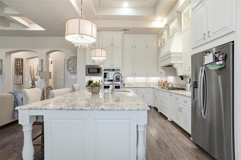 5925 Terrace Oaks Ln - Photo 7 of 30