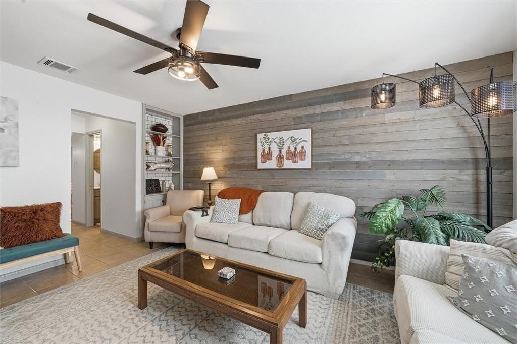 1337 S 11th St - Photo 2 of 16