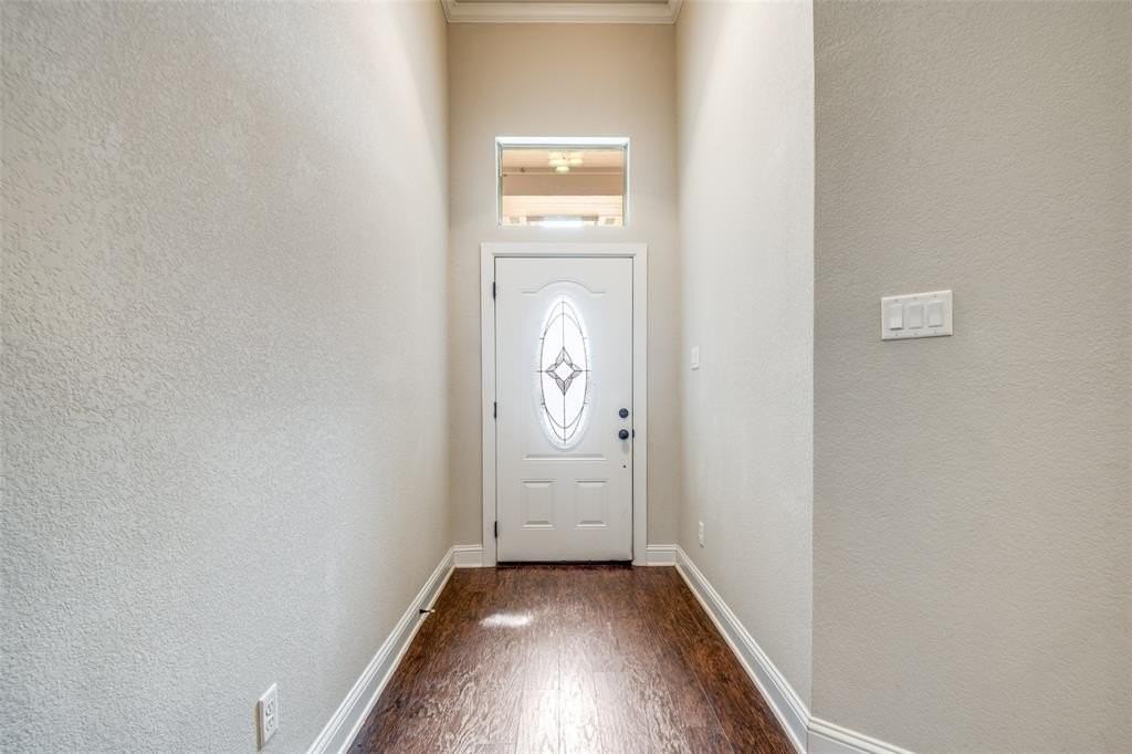 7505 Harbor Dr - Photo 4 of 26