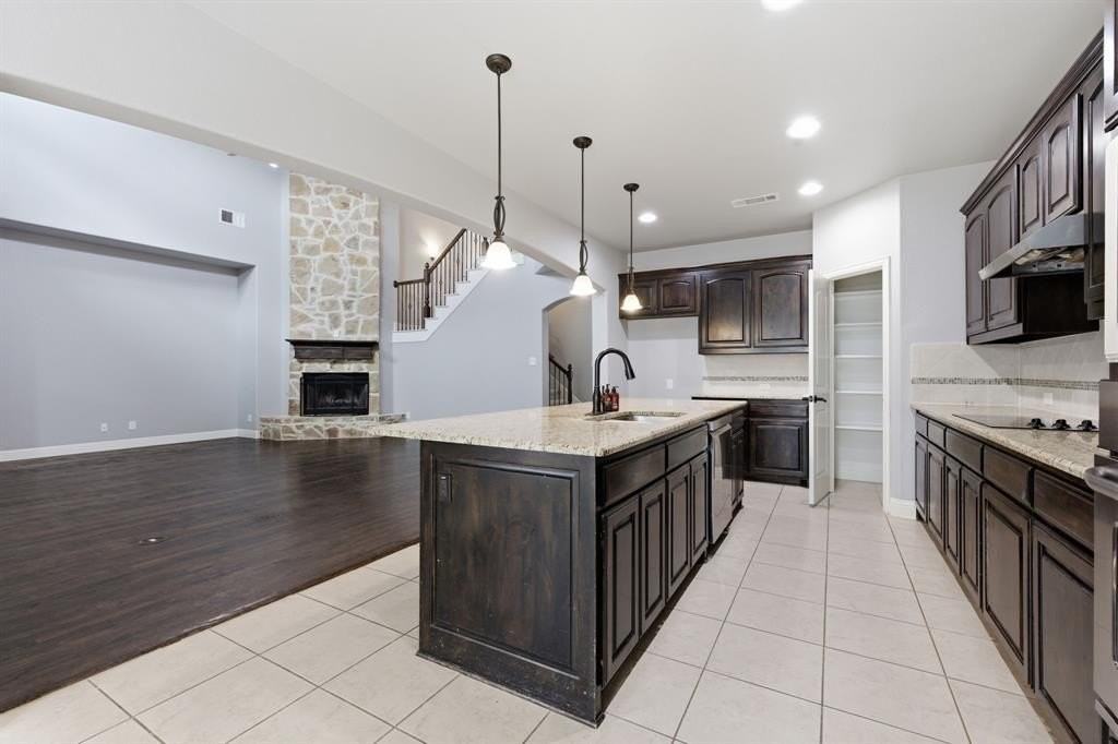 1134 Masquerade Dr - Photo 7 of 20