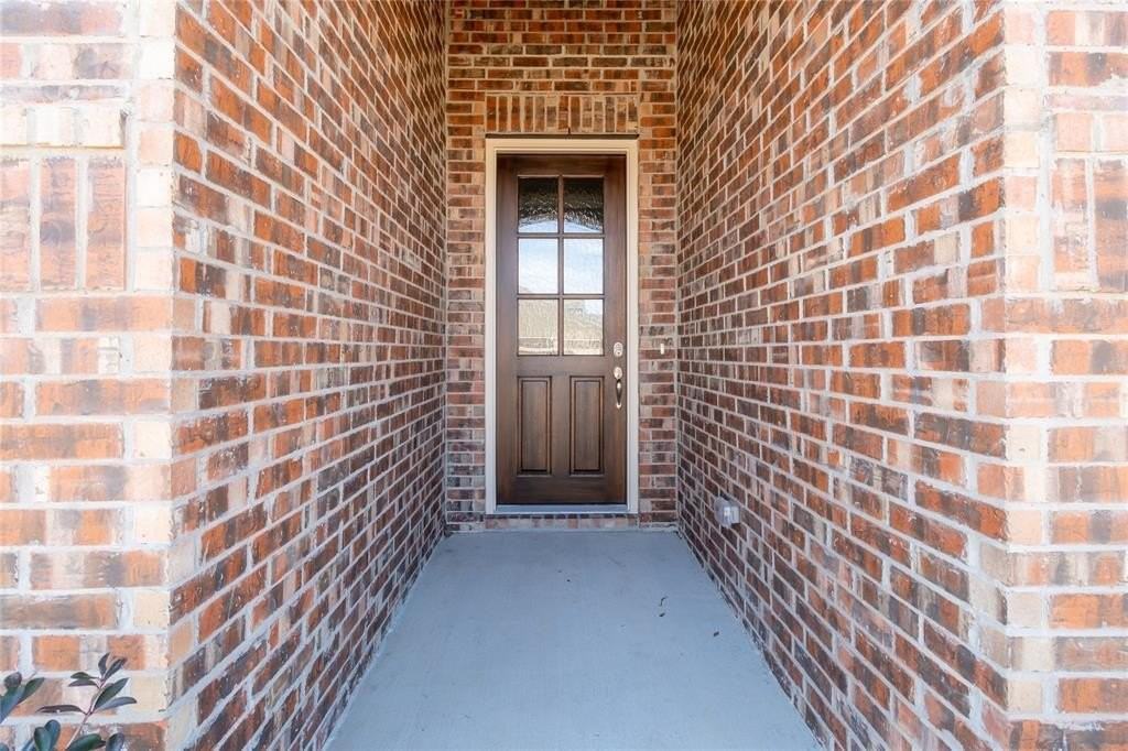 817 Joyse Ln - Photo 4 of 40