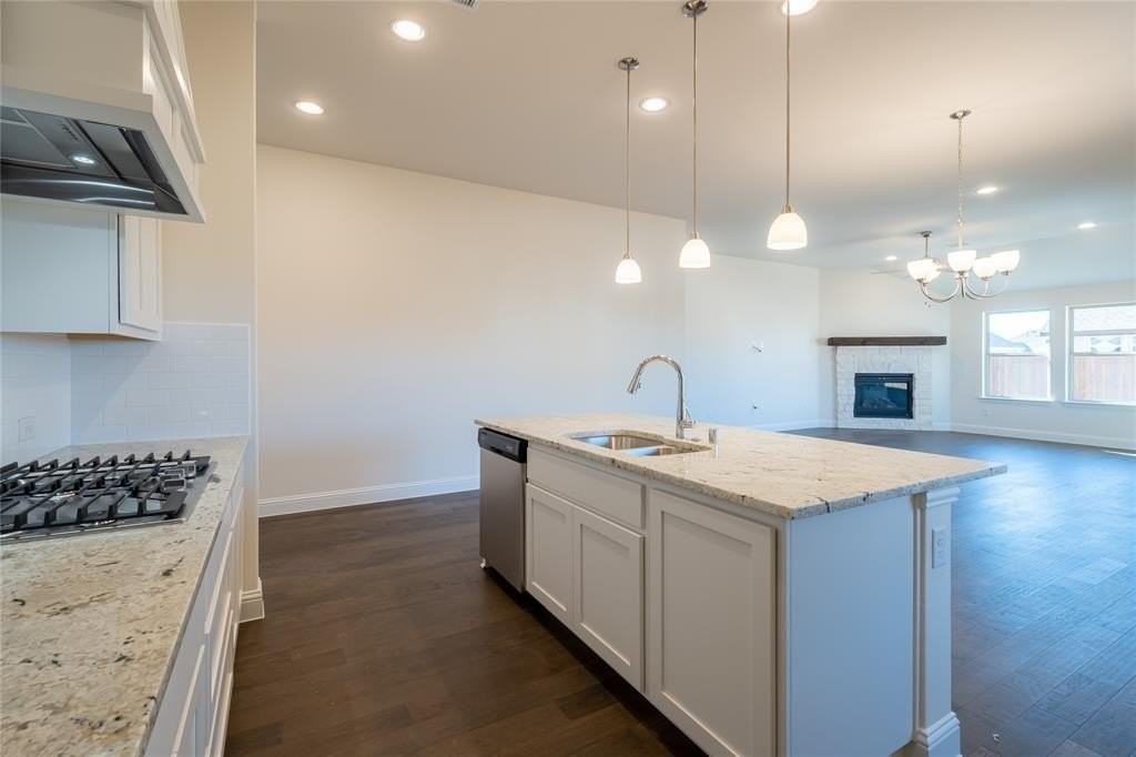 817 Joyse Ln - Photo 6 of 40