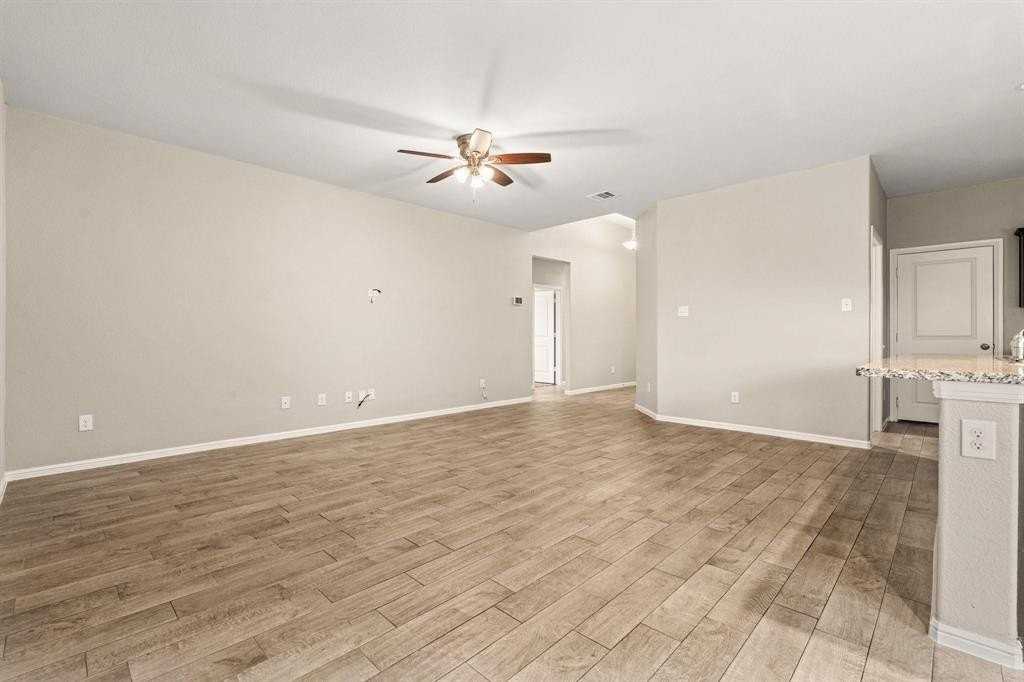 8025 Muddy Creek Dr - Photo 5 of 21