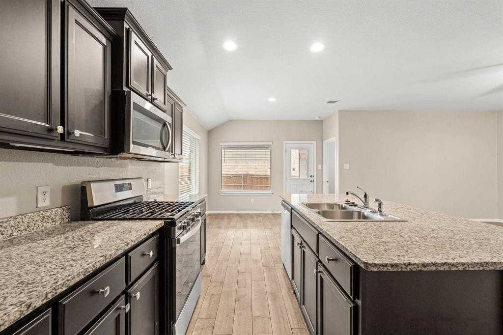 8025 Muddy Creek Dr - Photo 6 of 21