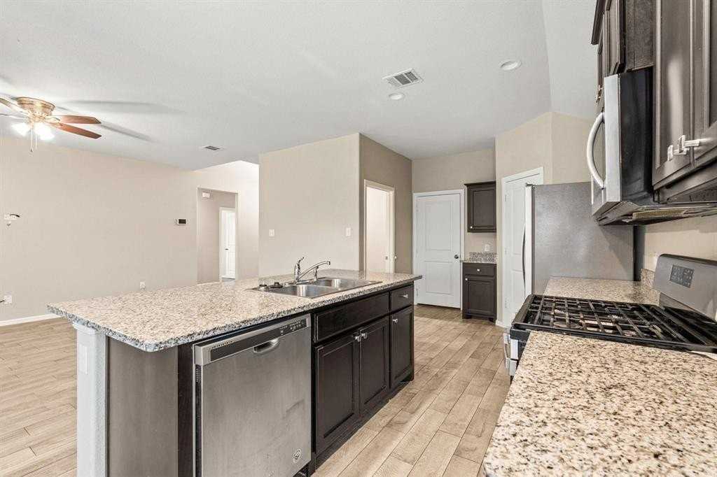 8025 Muddy Creek Dr - Photo 7 of 21