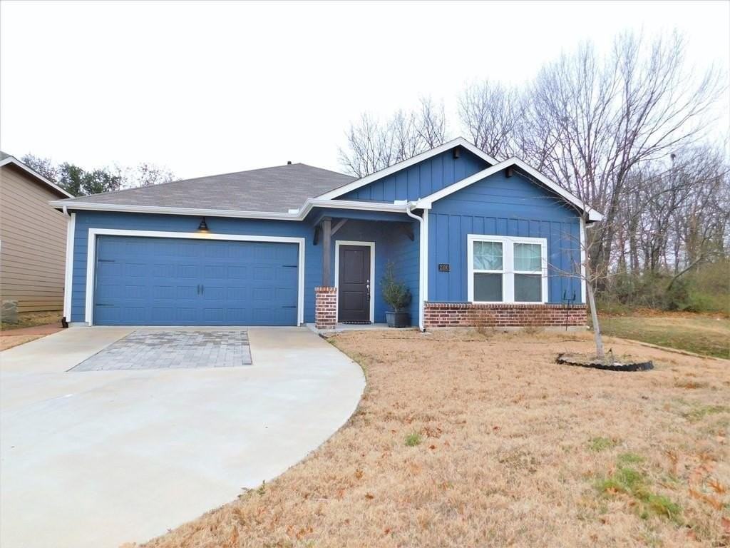 2100 Paxton Way - Photo 2 of 25