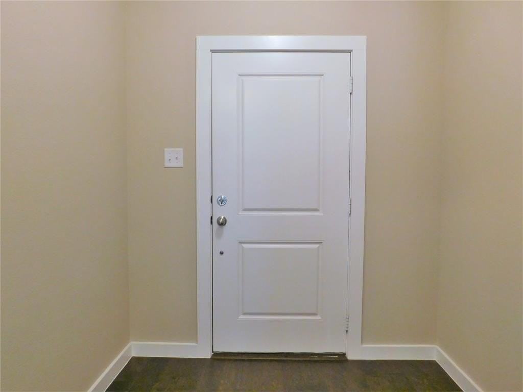 2100 Paxton Way - Photo 4 of 25