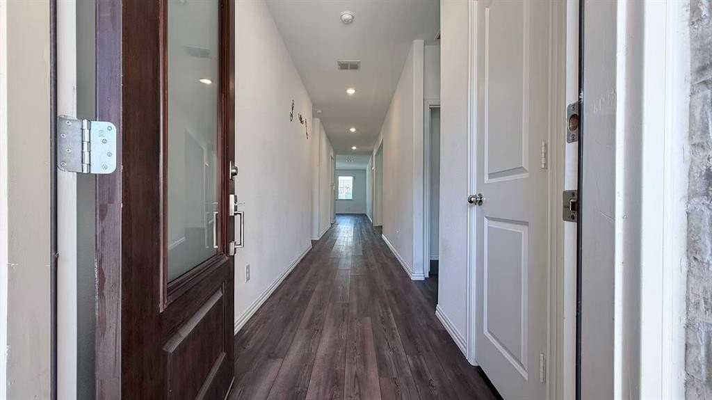 6009 Pensby Drive - Photo 4 of 33