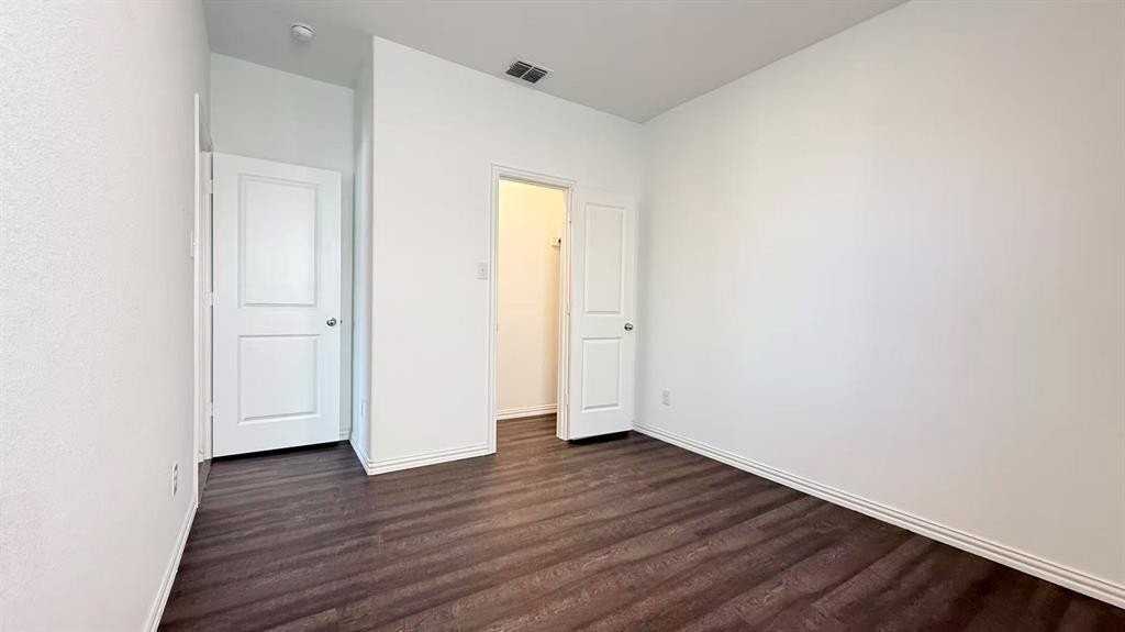 6009 Pensby Drive - Photo 6 of 33