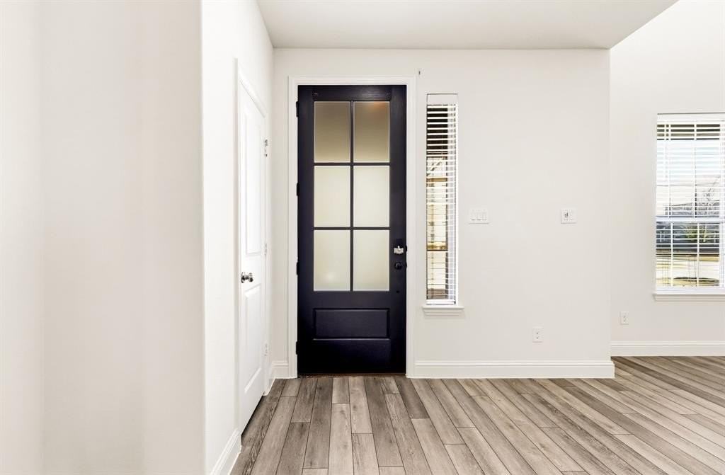 3773 Wellesley Ave - Photo 3 of 37