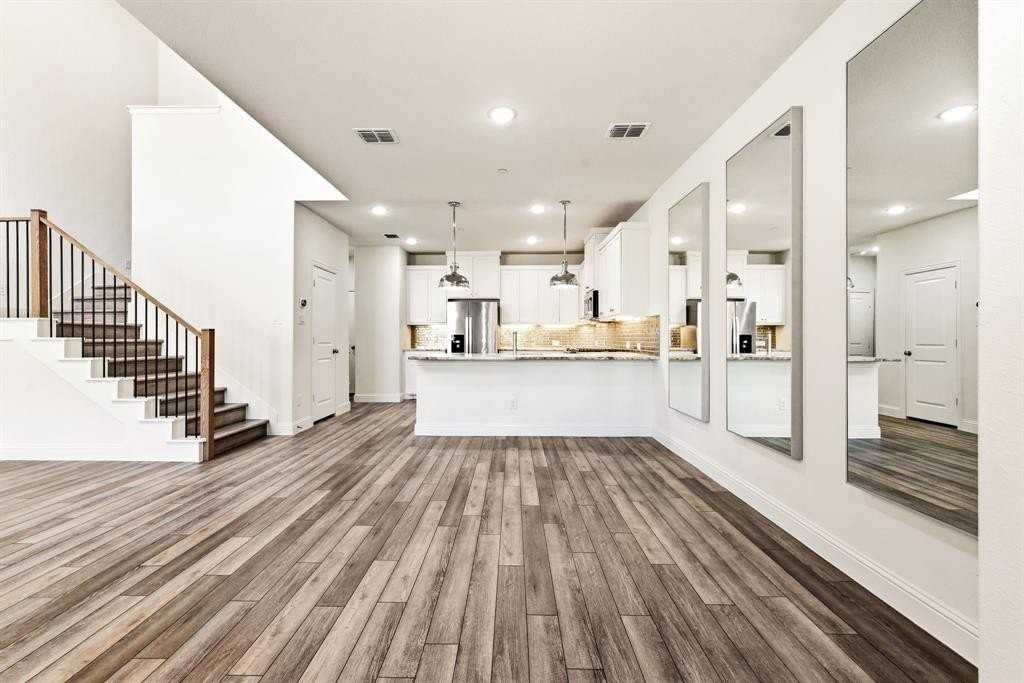 3773 Wellesley Ave - Photo 4 of 37