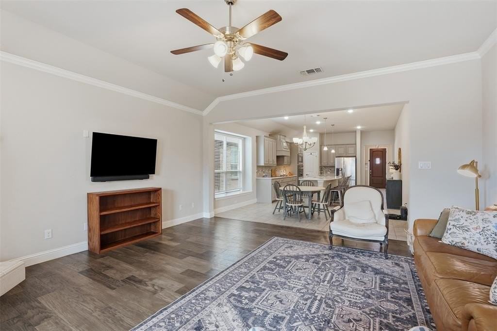 608 Washington Ave - Photo 5 of 17