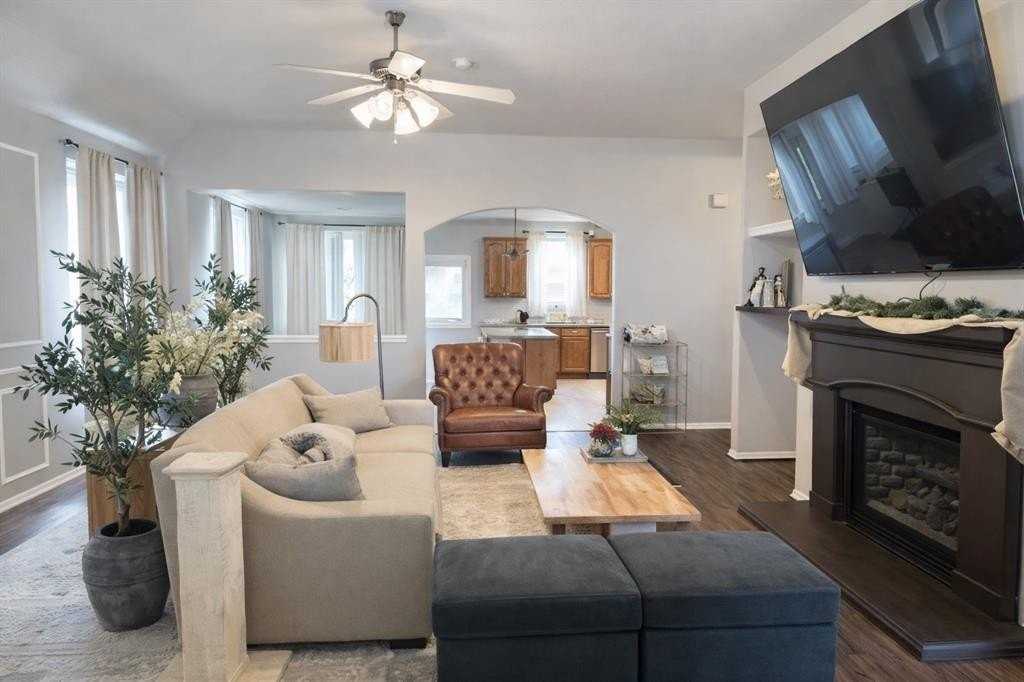 5701 Ozark Dr - Photo 2 of 13