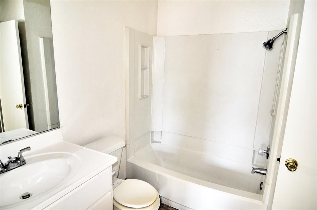 9419 Olde Towne Row - Photo 6 of 8