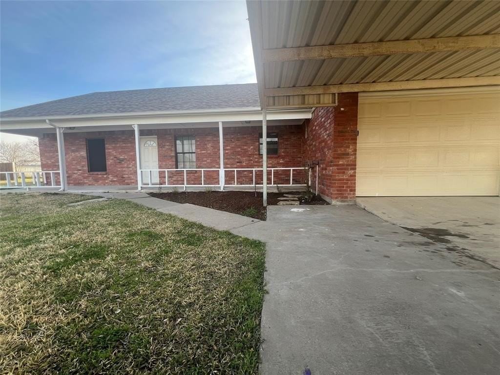 6665 County Road 4097 - Photo 3 of 33