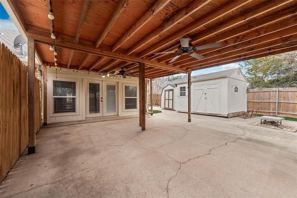 1817 Crooked Ln - Photo 3 of 24