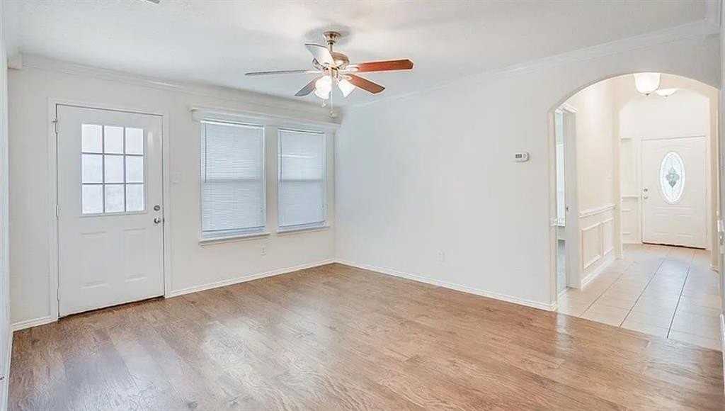 6414 Valleybrooke Ct - Photo 3 of 16