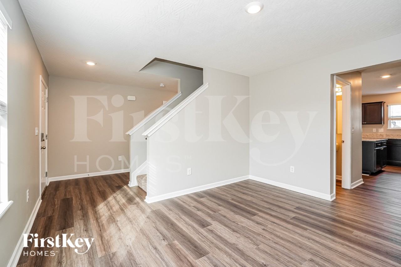 5416 Branchville Dr - Photo 5 of 19