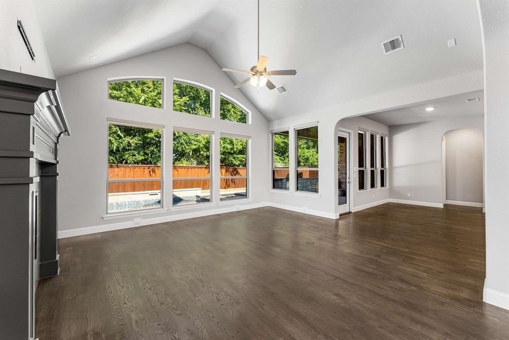 2605 Greenlawn Dr - Photo 6 of 40