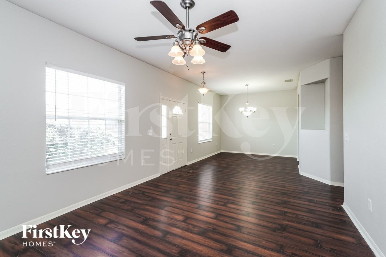 3261 Pebblebrooke Blvd - Photo 2 of 16