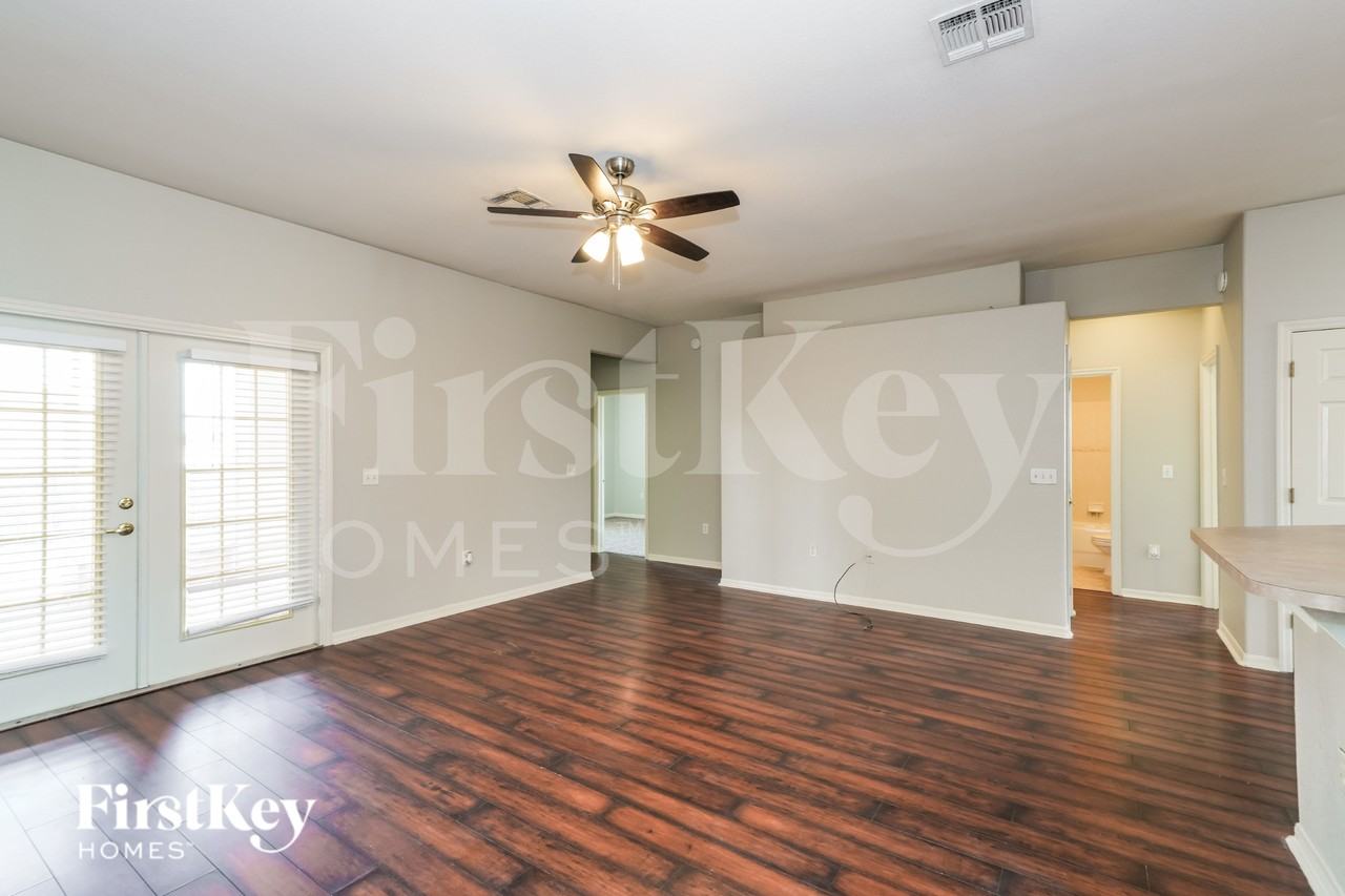 3261 Pebblebrooke Blvd - Photo 3 of 16