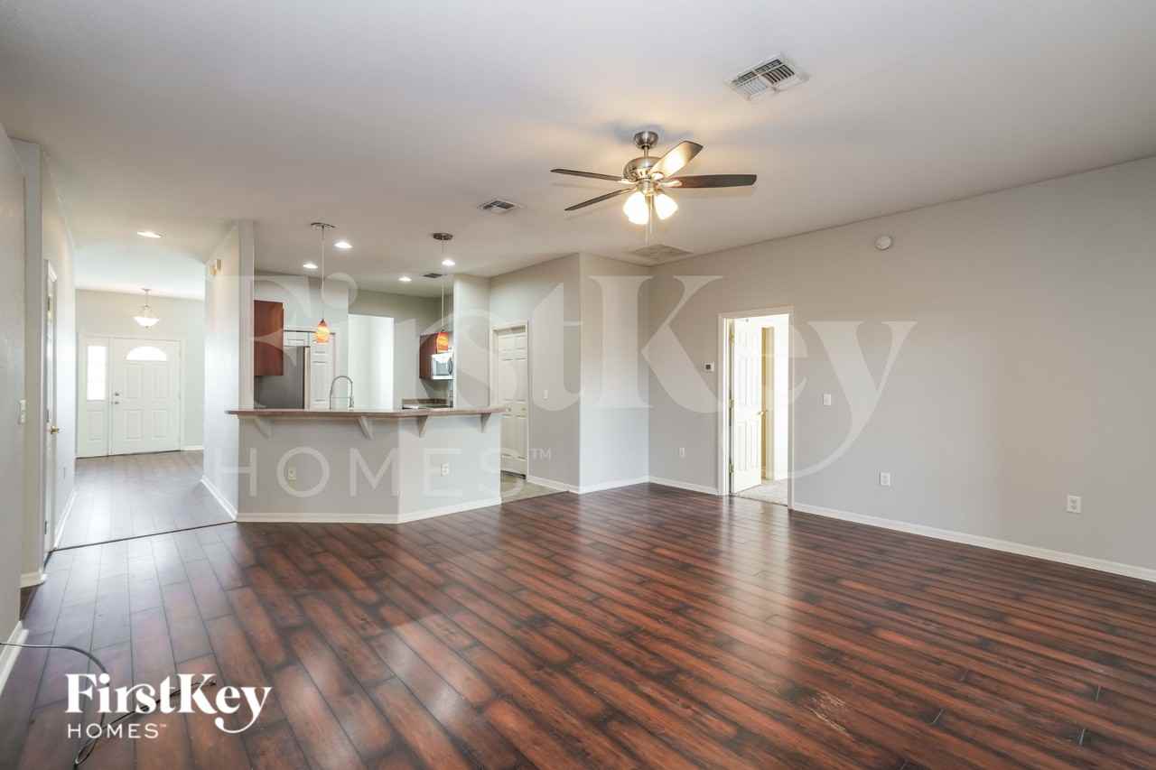 3261 Pebblebrooke Blvd - Photo 4 of 16