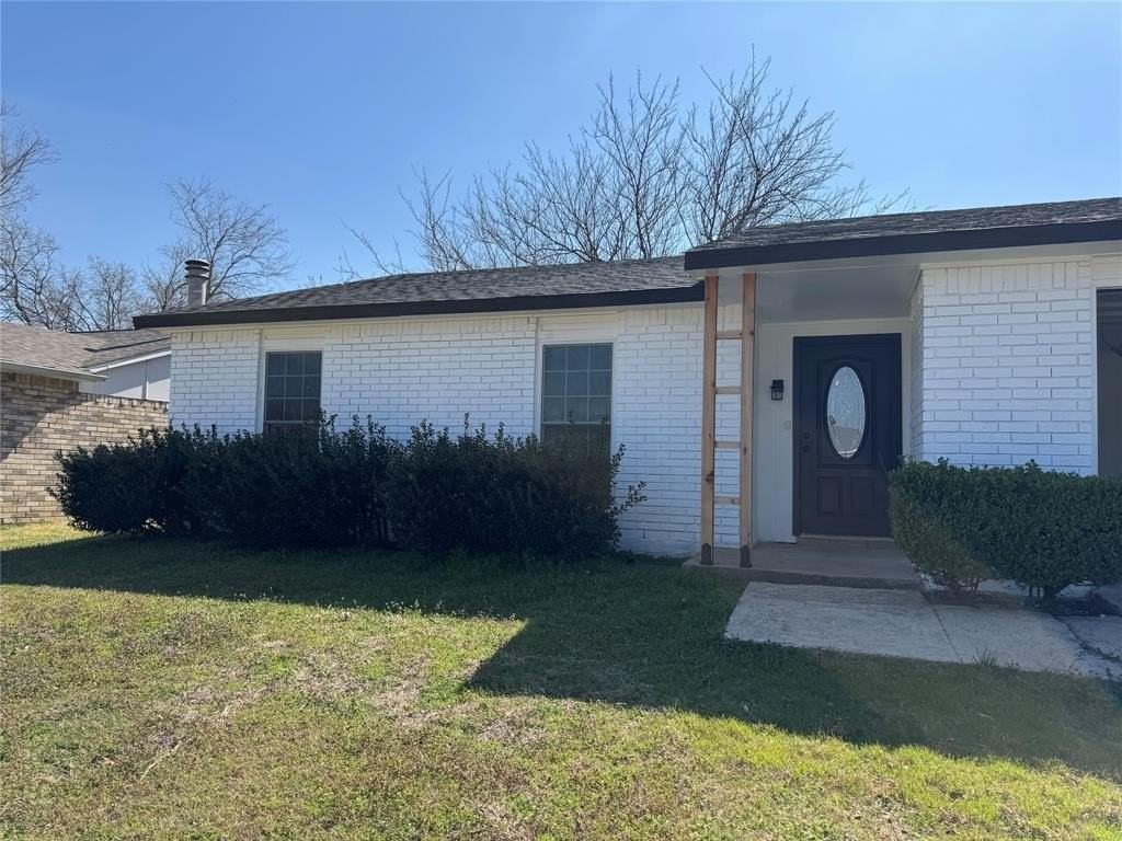 4945 Wampler Dr - Photo 2 of 37