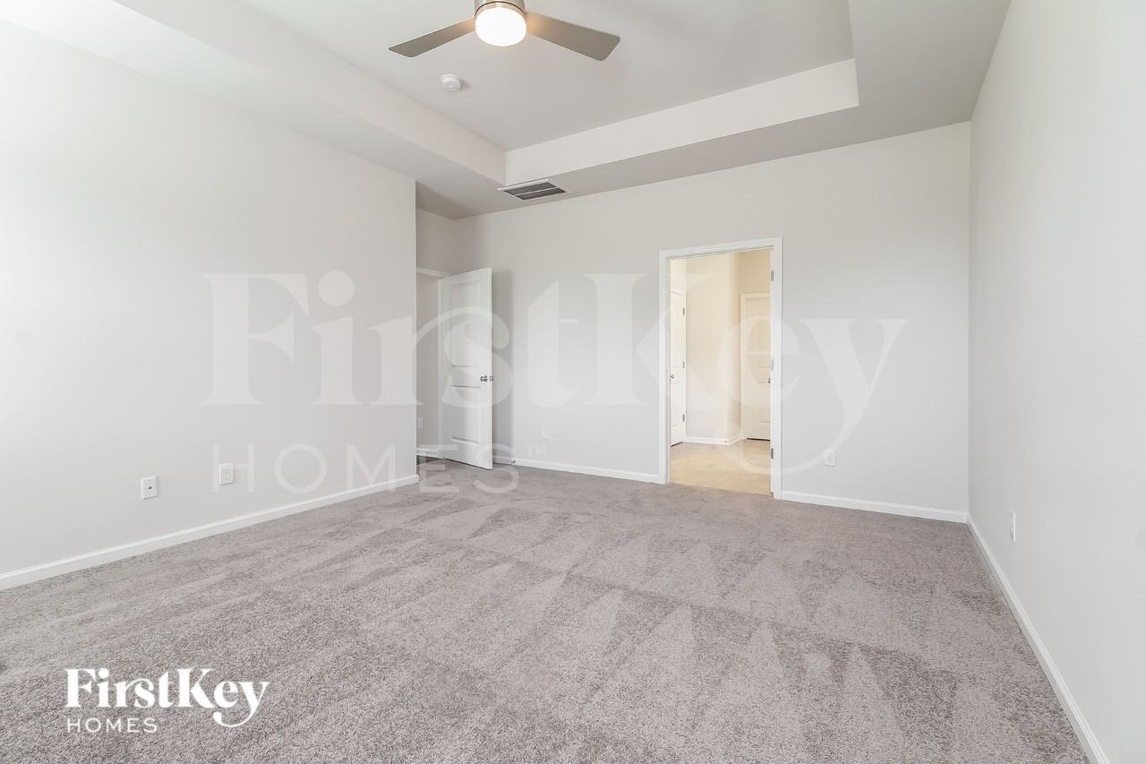 425 Yoshino Cherry Dr - Photo 7 of 16