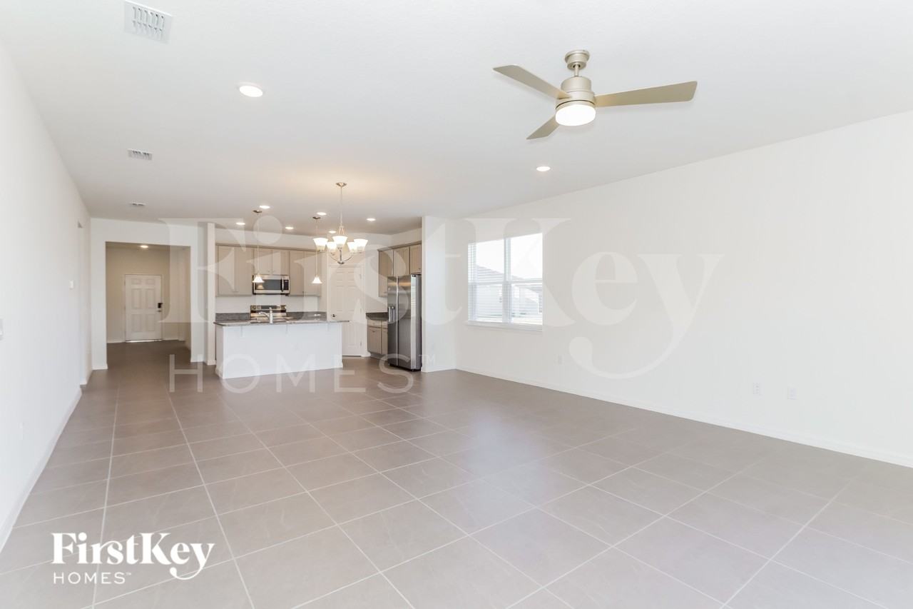 544 Crown Rose Dr - Photo 2 of 15