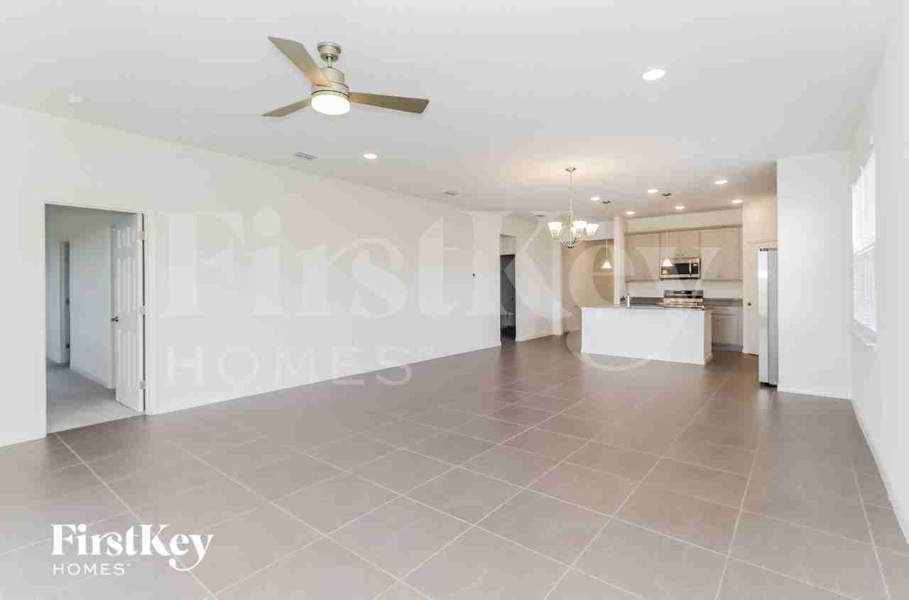 544 Crown Rose Dr - Photo 3 of 15