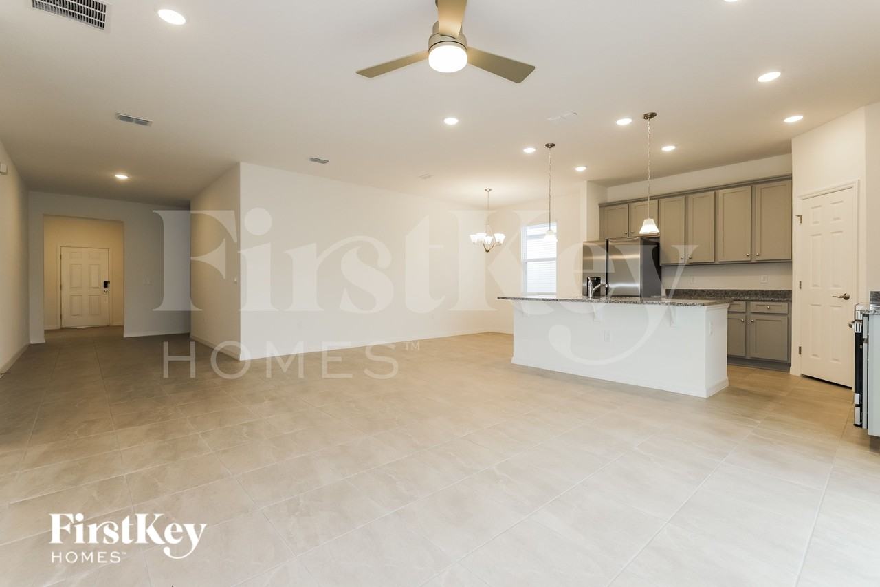 620 Crown Rose Dr - Photo 4 of 16