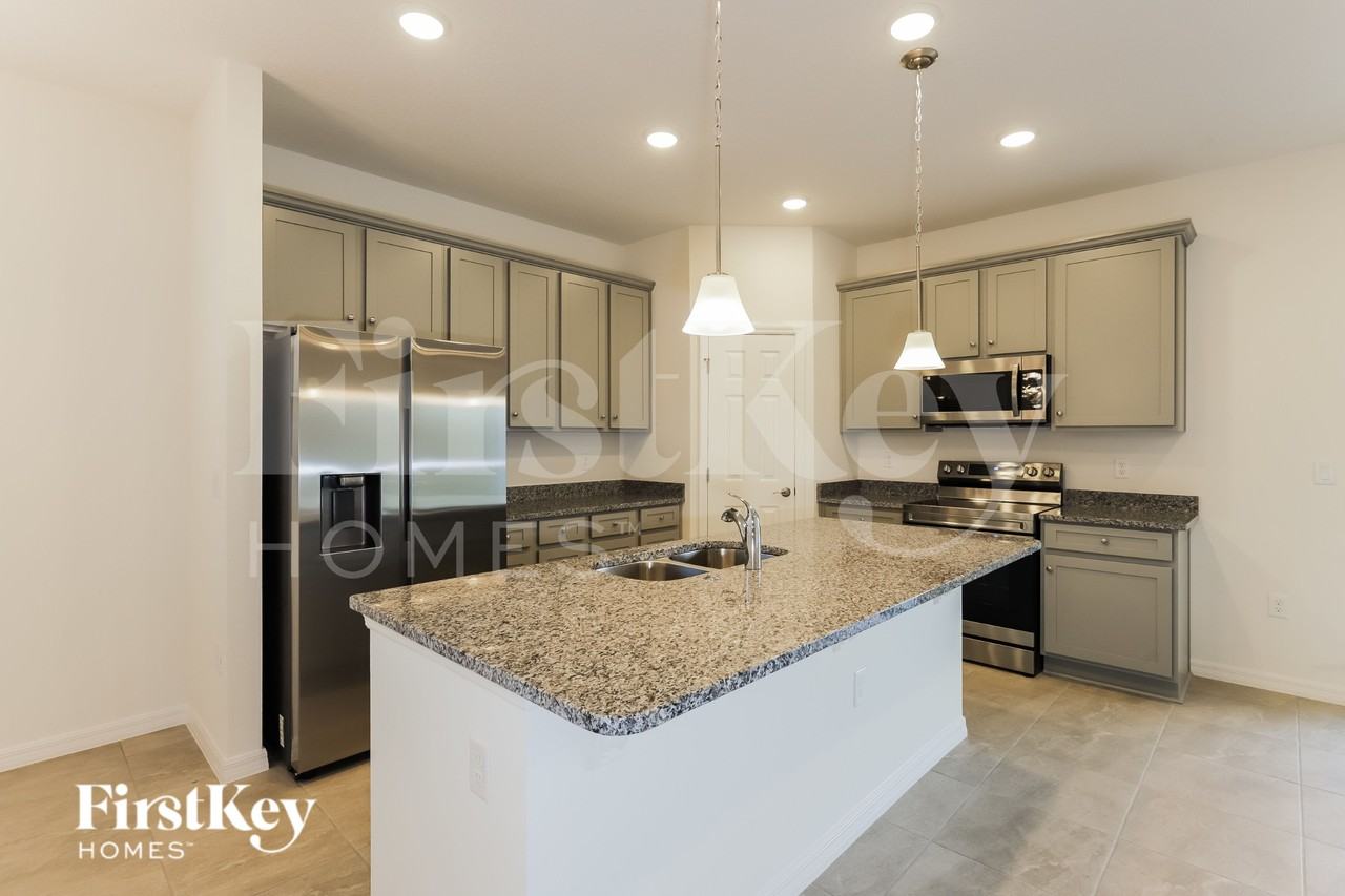 620 Crown Rose Dr - Photo 6 of 16