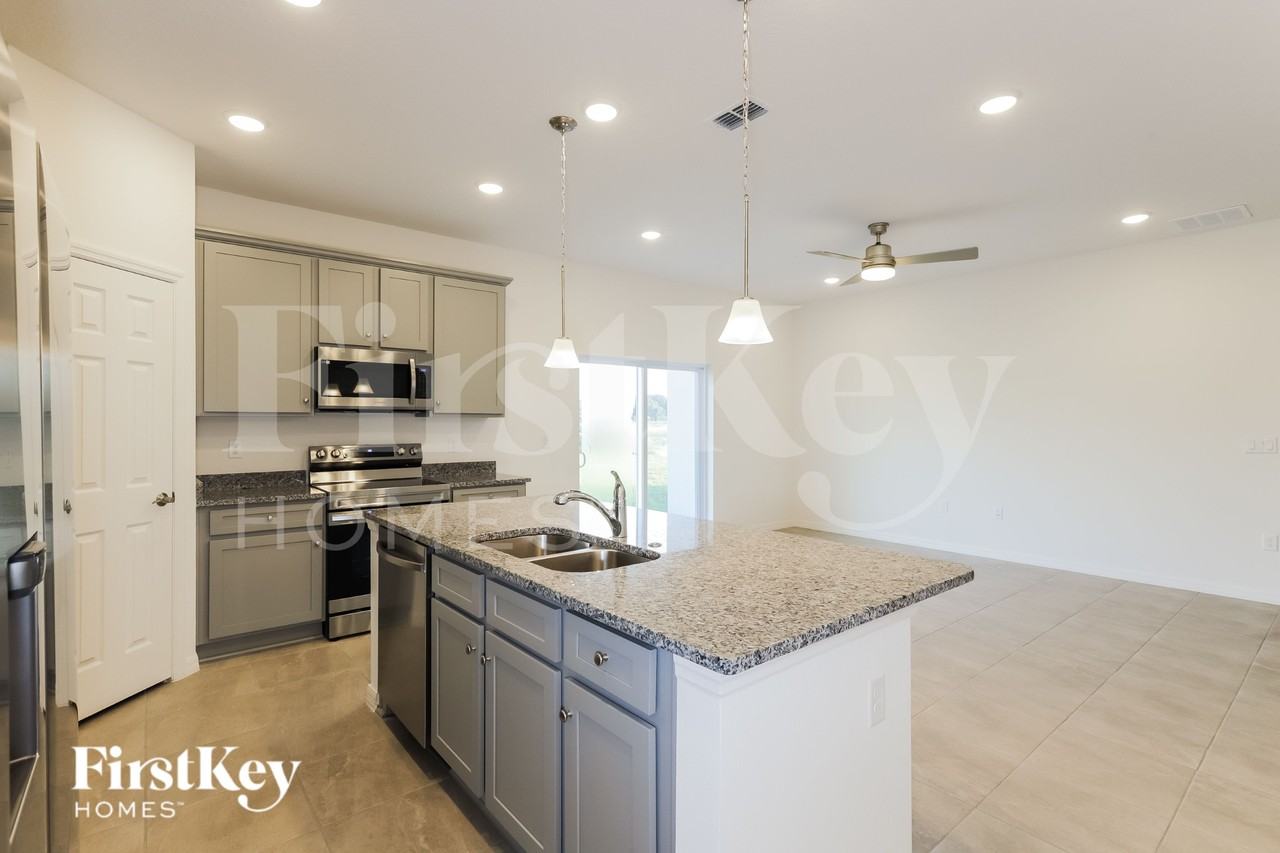 620 Crown Rose Dr - Photo 7 of 16