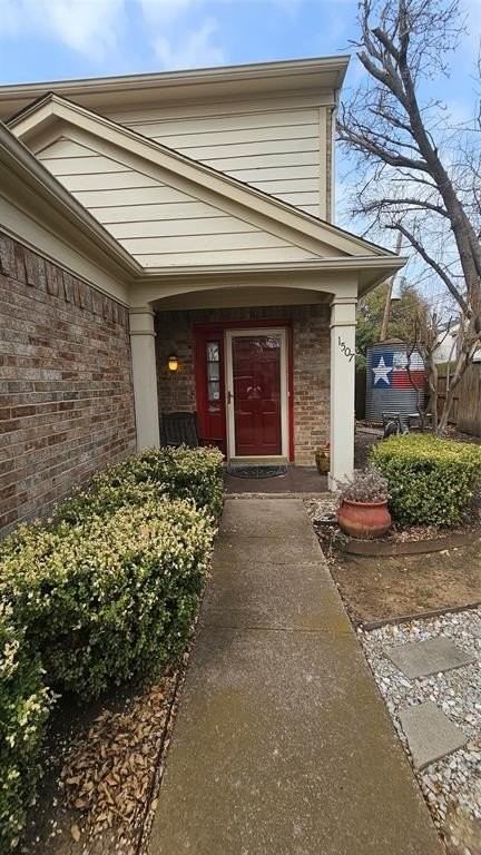 1507 Maybrook Ct - Photo 2 of 2