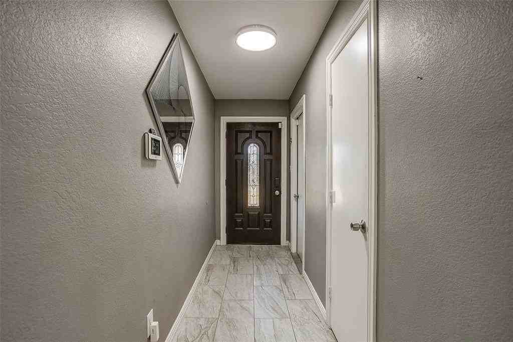 1905 Chattanooga Dr - Photo 4 of 40