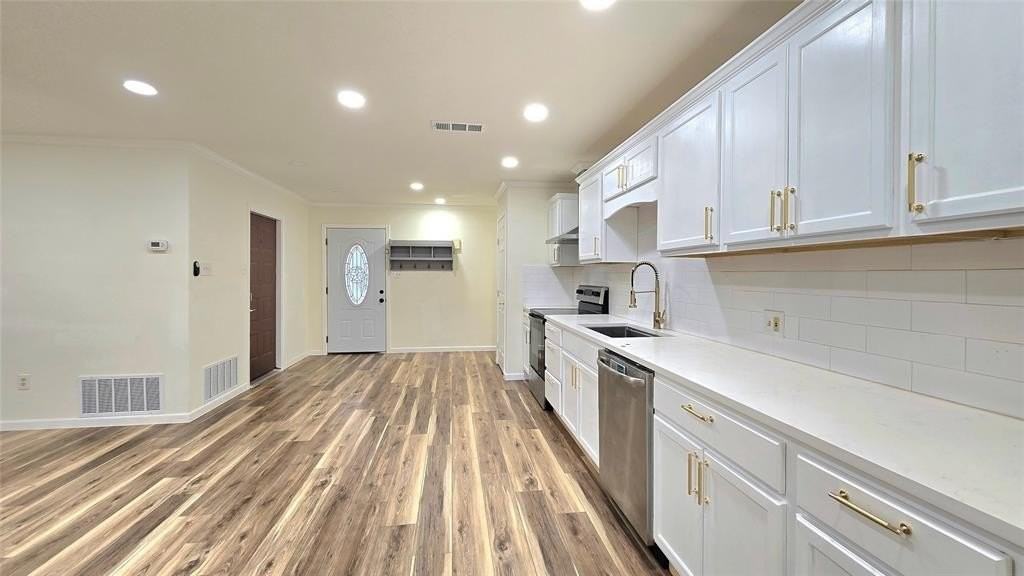 1410 Chinook Dr - Photo 2 of 25