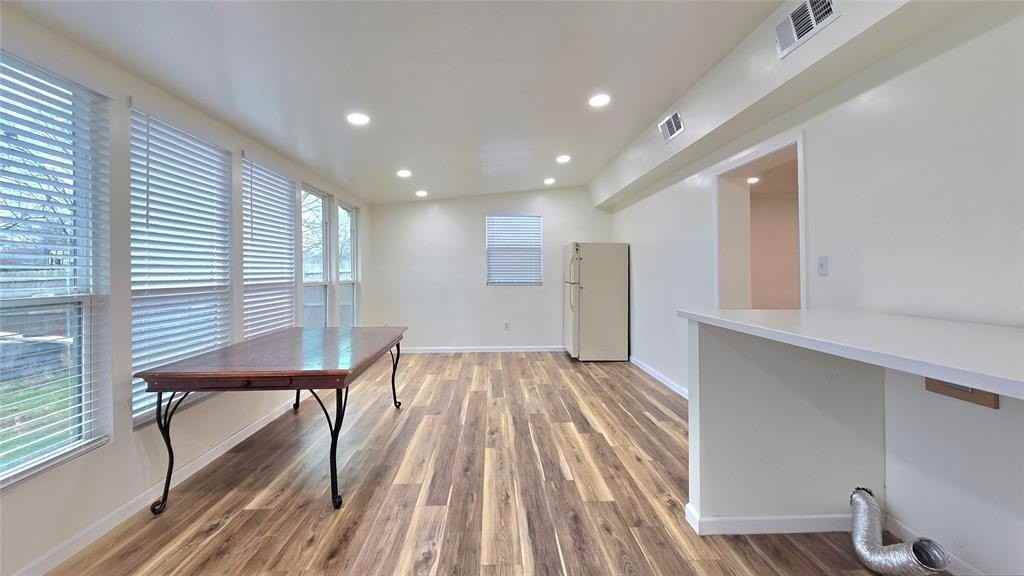 1410 Chinook Dr - Photo 6 of 25