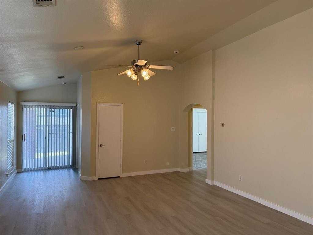 6360 Geneva Ln - Photo 3 of 28