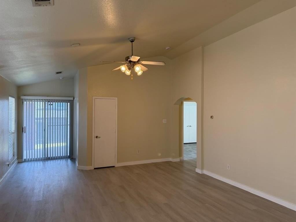 6360 Geneva Ln - Photo 7 of 28