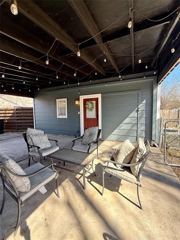 408 E Akard St - Photo 7 of 28