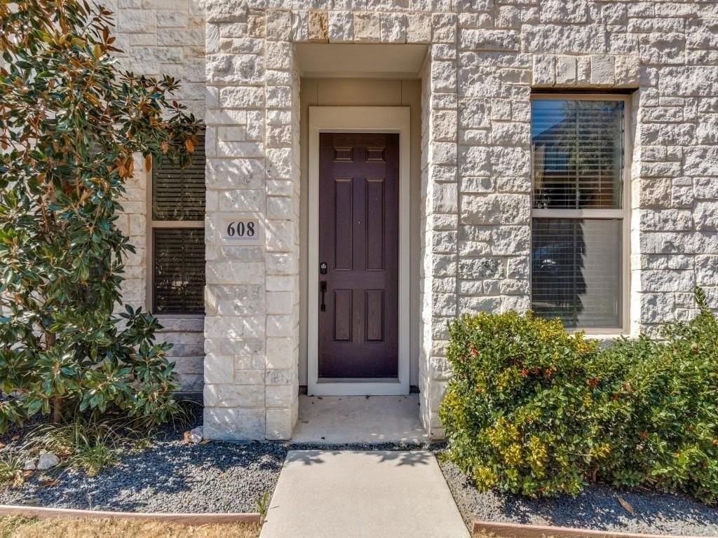 608 Aspen Valley Ln - Photo 2 of 32