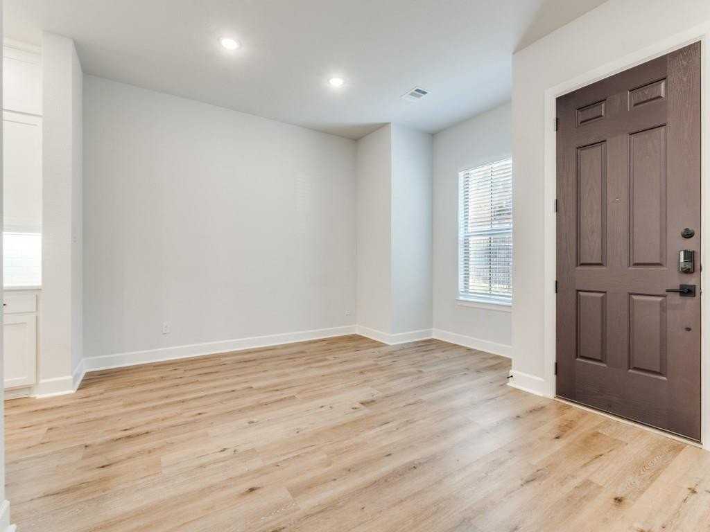 608 Aspen Valley Ln - Photo 3 of 32