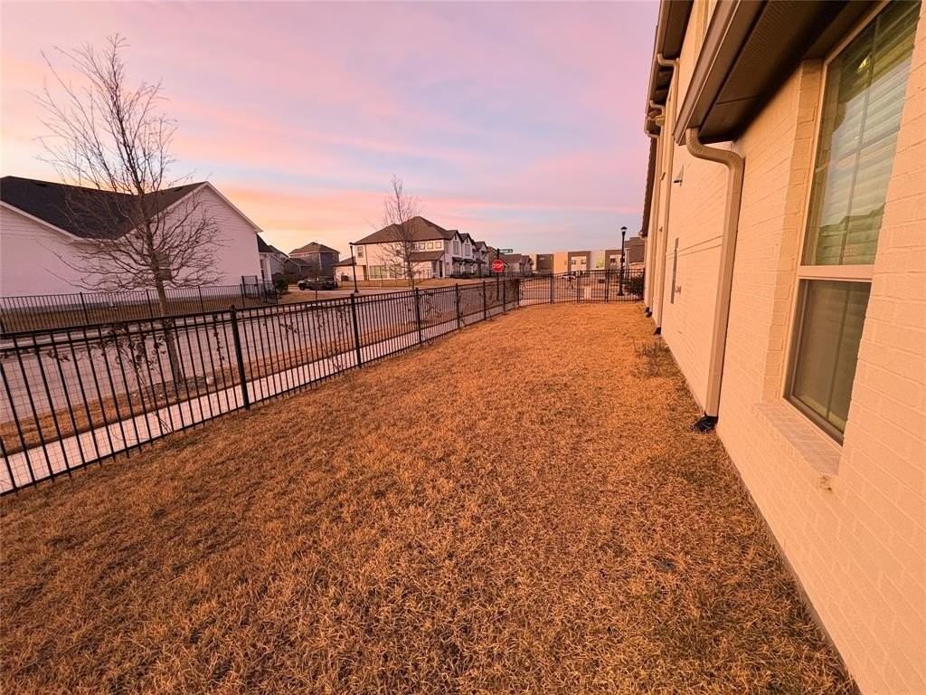 2300 Offerande Dr - Photo 4 of 28