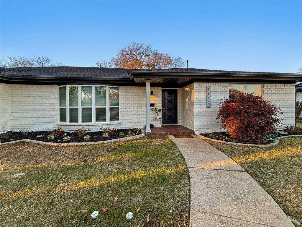 1605 Glenwick Dr - Photo 3 of 30