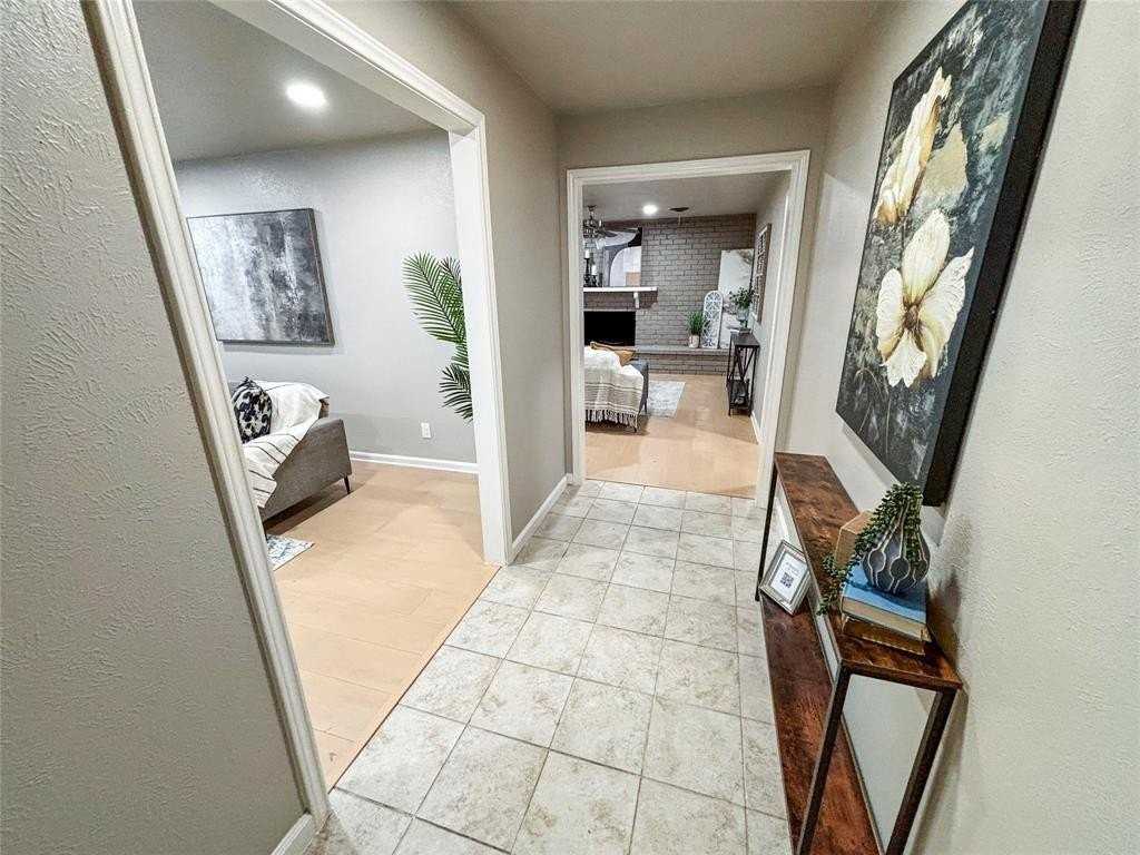 1605 Glenwick Dr - Photo 5 of 30